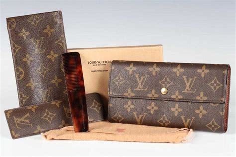 louis vuitton wallet box.